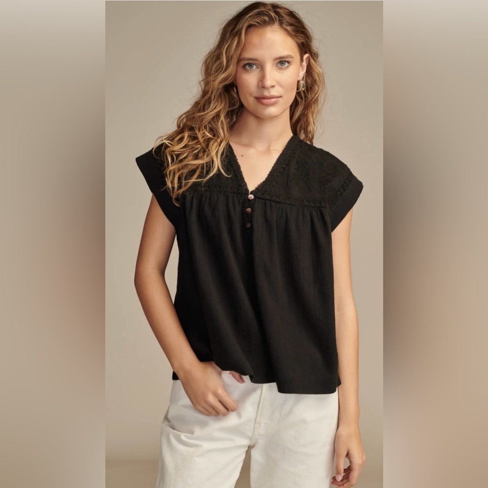 Band Sleeve Yoke Top